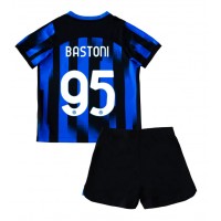 Inter Milan Alessandro Bastoni #95 Domáci Detský futbalový dres 2023-24 Krátky Rukáv (+ trenírky)